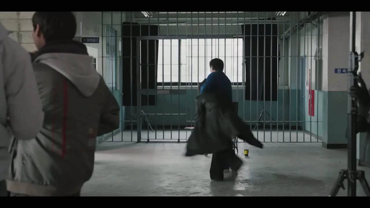 Кадры из сериала Каждый борется со своей собственной никчёмностью (2026)